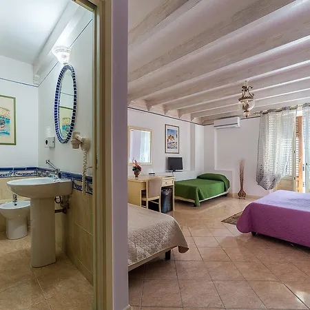 ホテル Hotel Centrale Bagheria