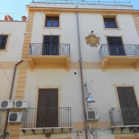 ホテル Hotel Centrale Bagheria